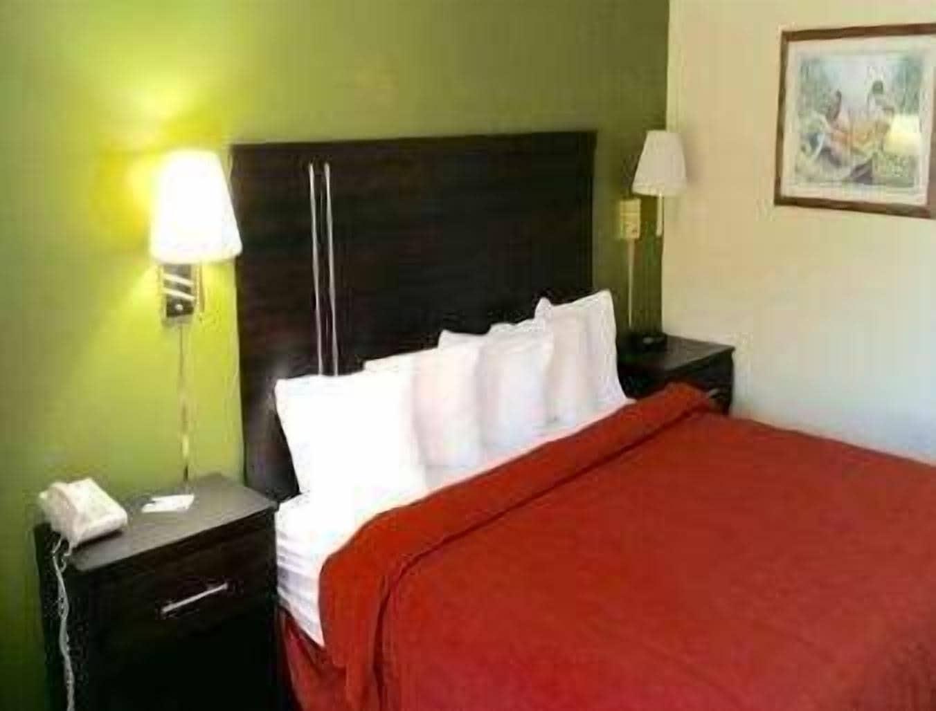 Travelodge By Wyndham East Knoxville