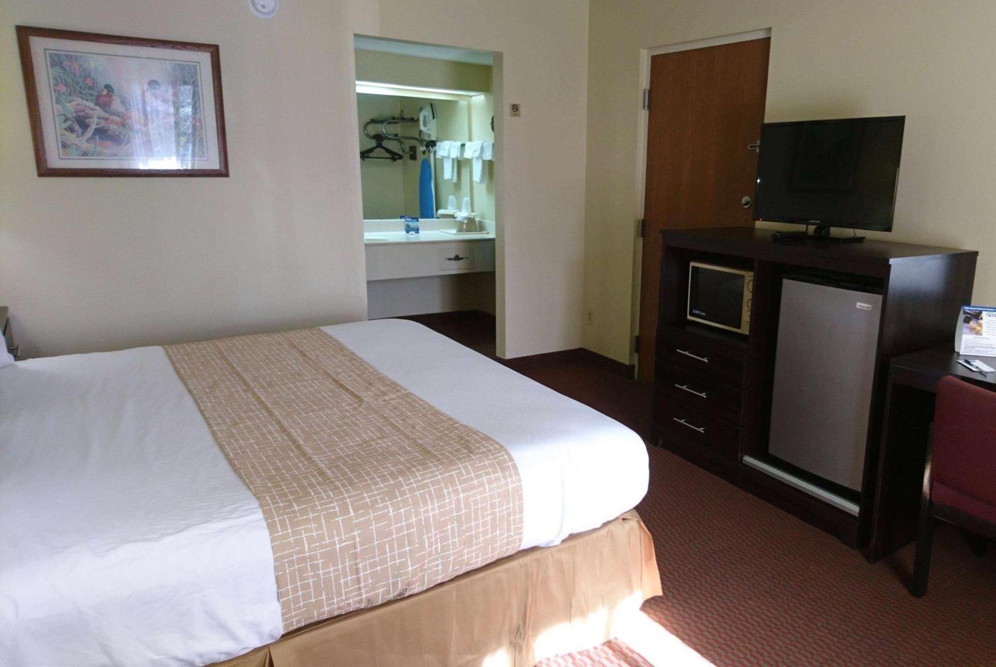 Travelodge By Wyndham East
