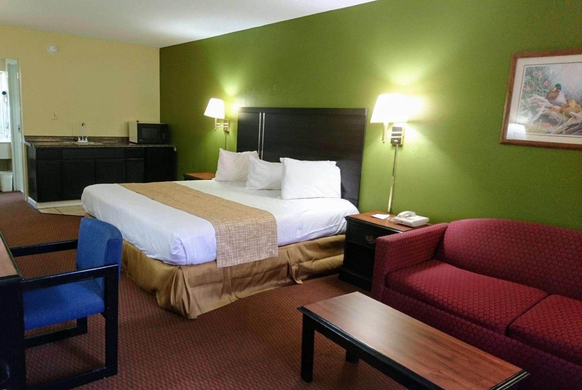 Travelodge By Wyndham East 2*