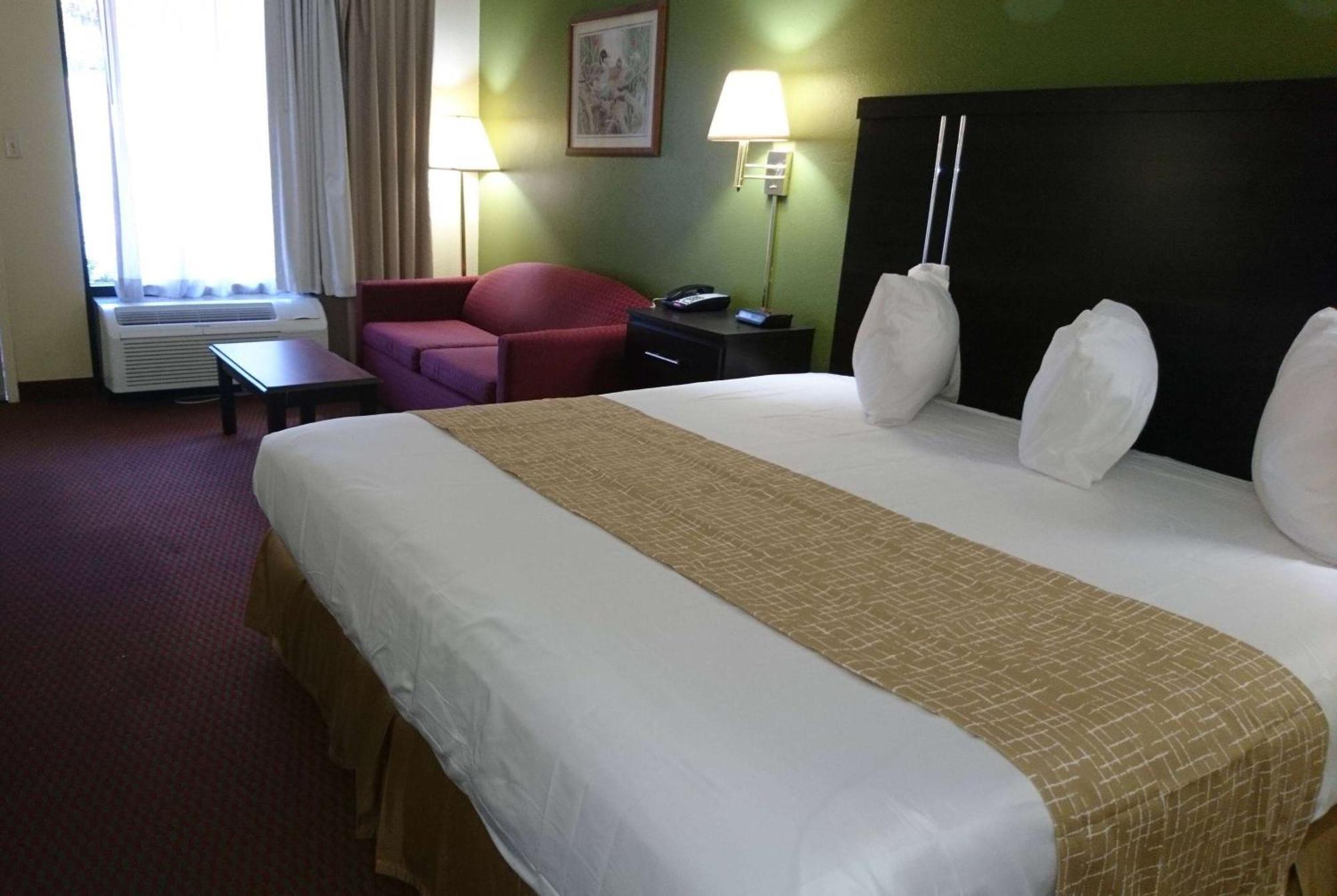Hotel Travelodge By Wyndham East 2*