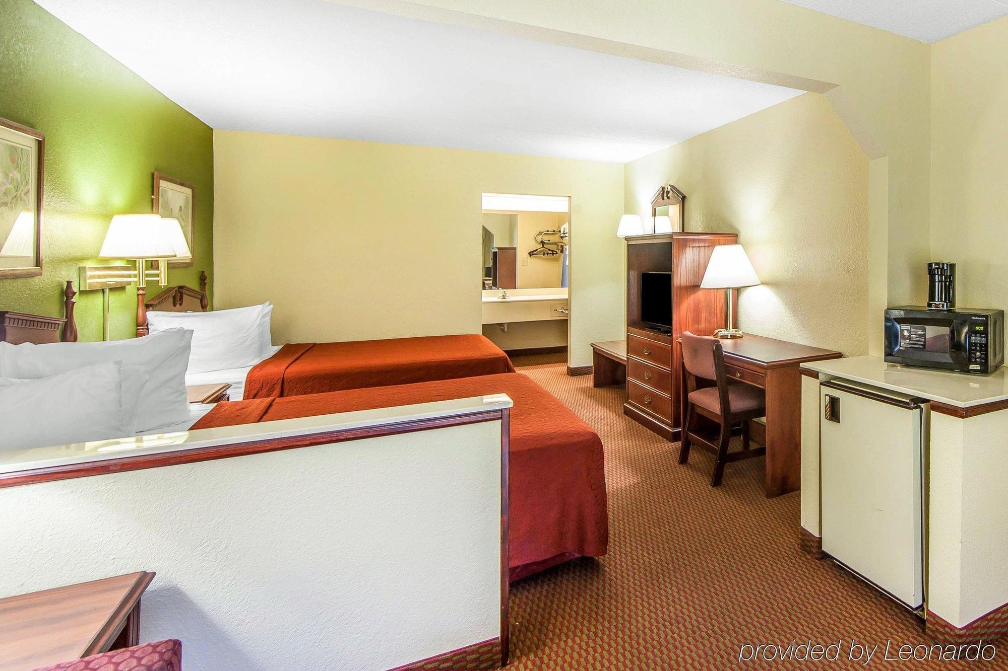 Hotel Travelodge By Wyndham East 2*