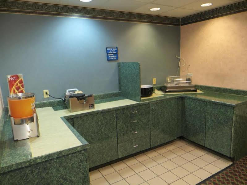 Hotel Travelodge By Wyndham East 2*