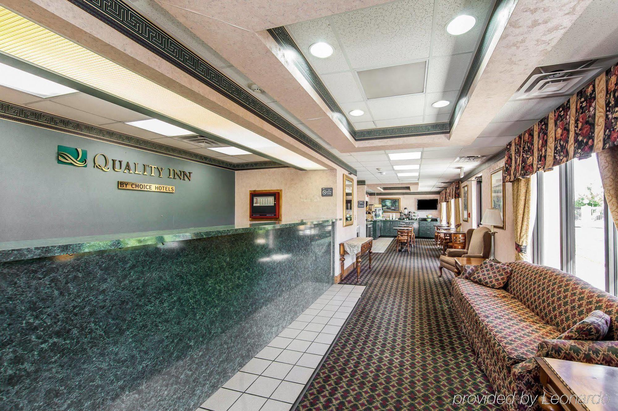 Travelodge By Wyndham East Hotel