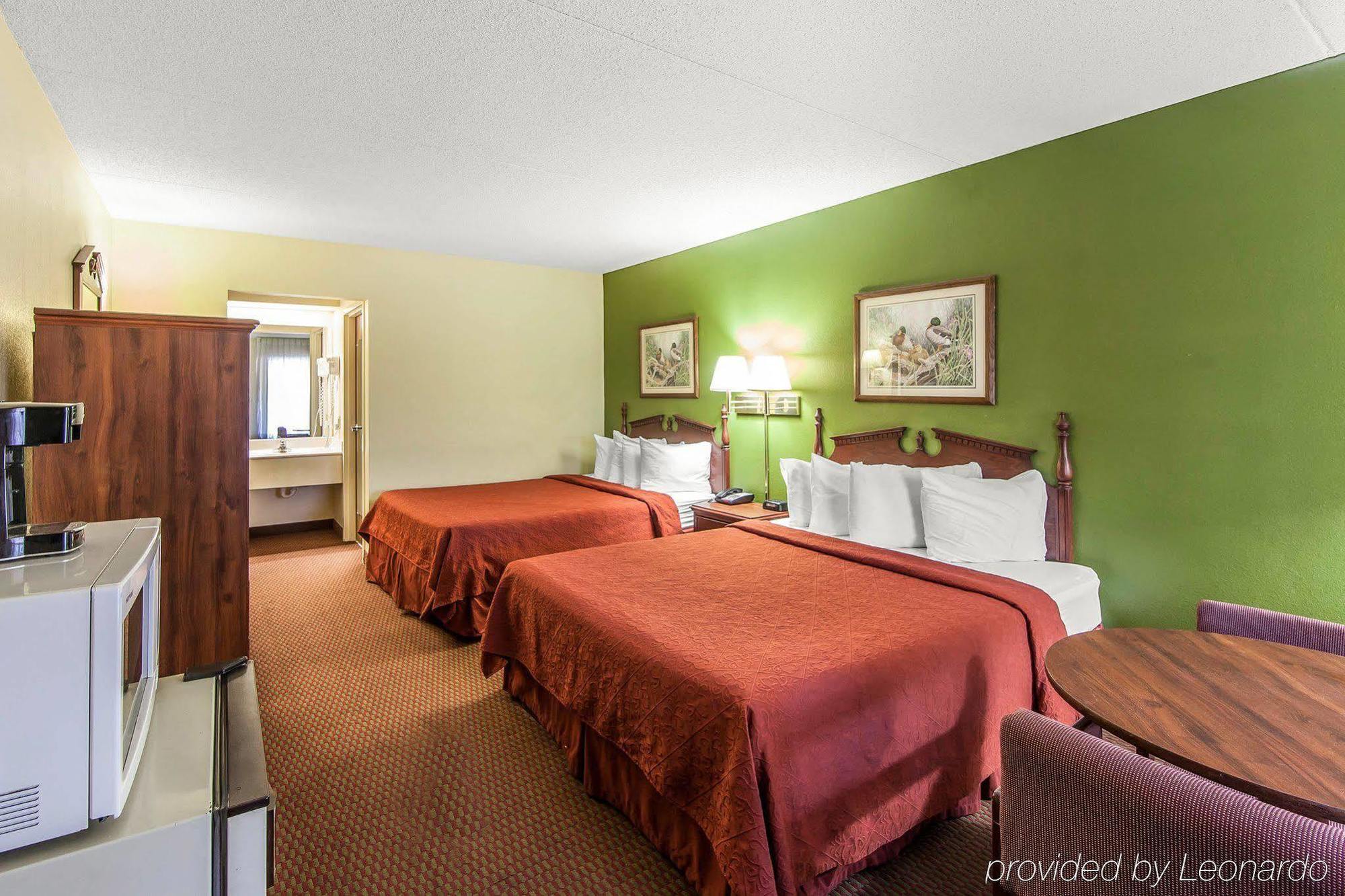 Travelodge By Wyndham East 2*
