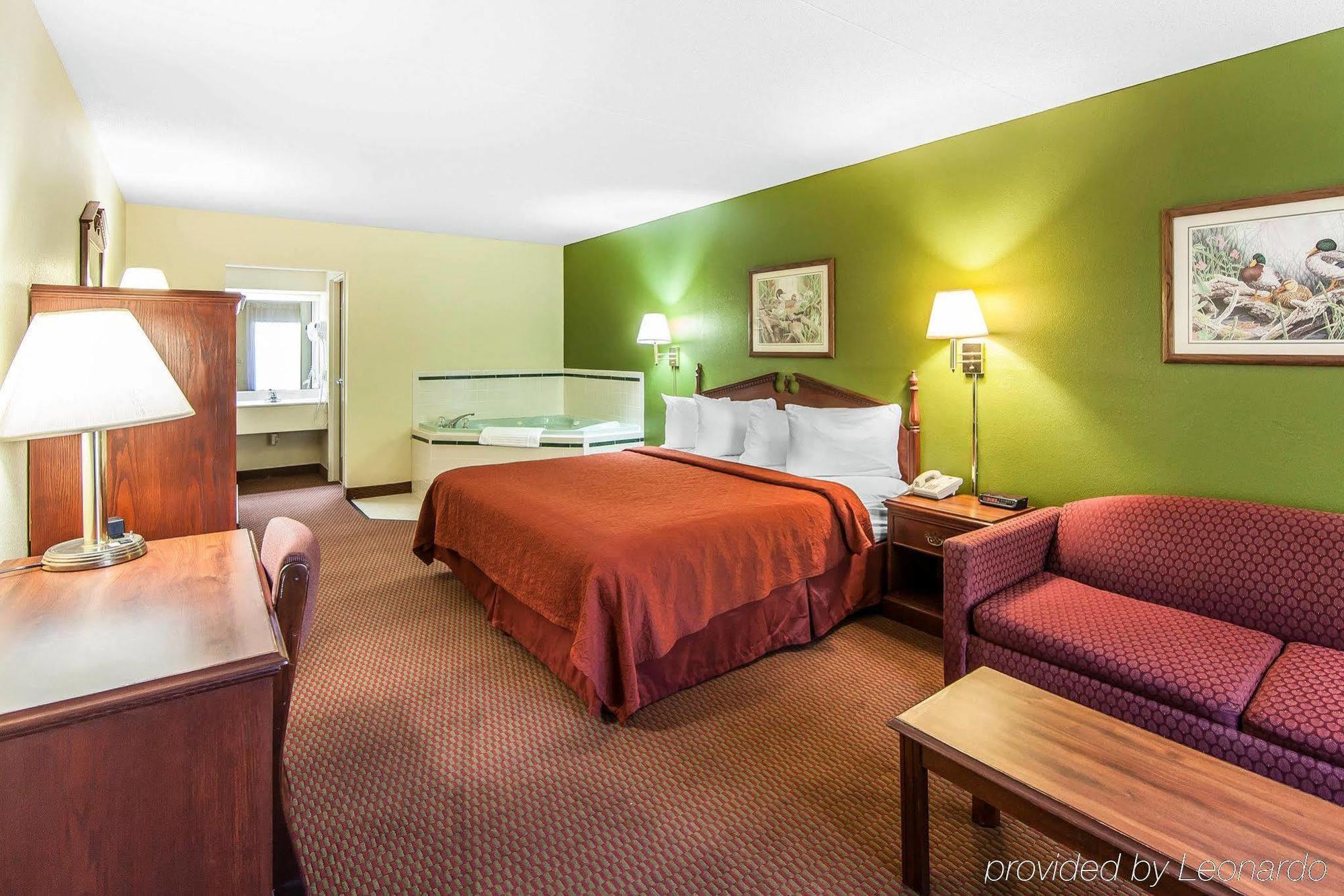 Hotel Travelodge By Wyndham East 2*