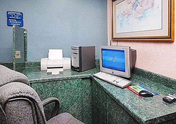 Travelodge By Wyndham East 2*